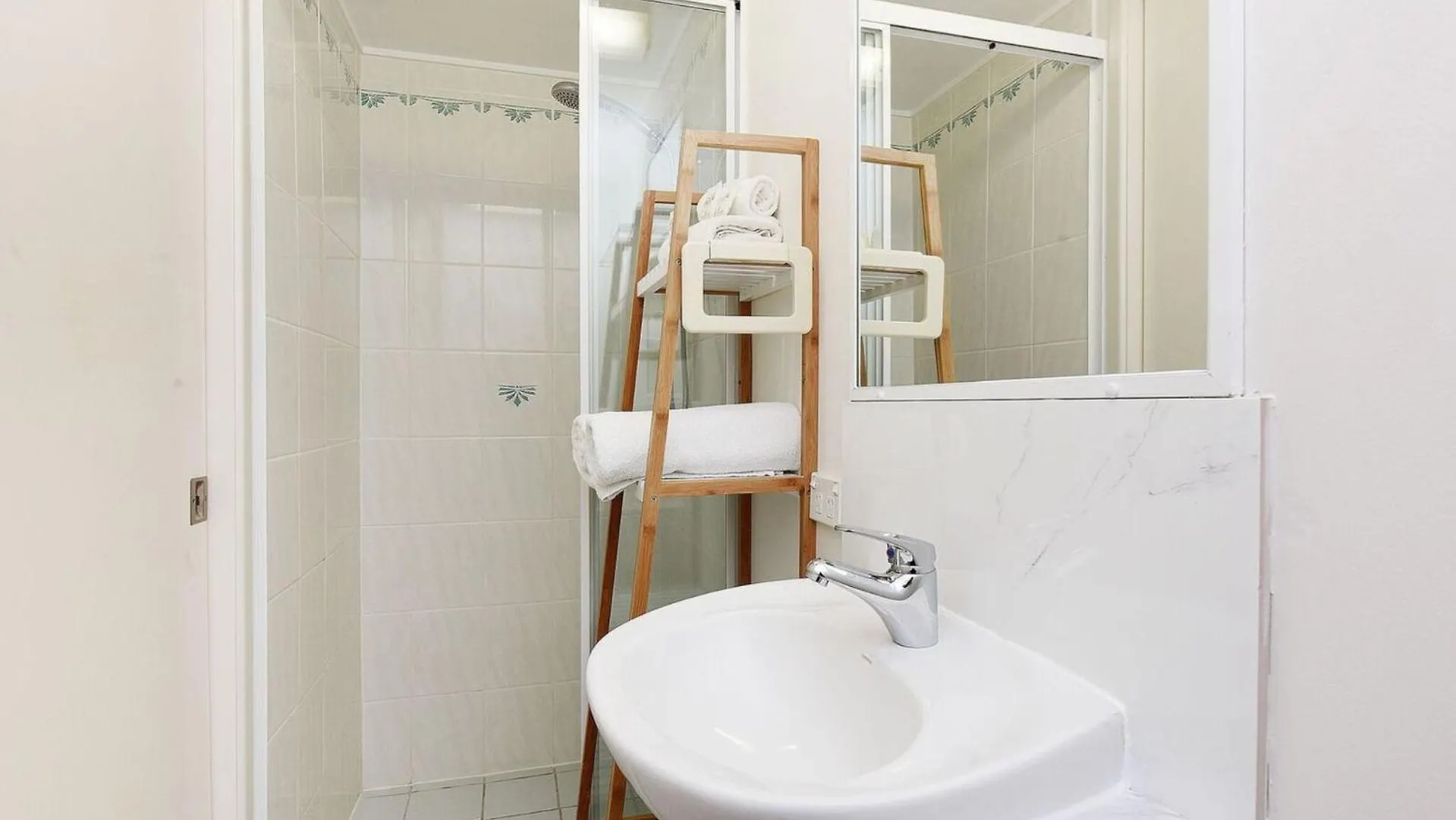 Lindomare Unit 2, 11 Orvieto Tce, Kings Beach Caloundra Apartmán